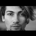 Chloë Agnew、Hunter Allen - Million Reasons (feat. Chloe Agnew)
