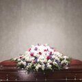 No One、XxdelarryloxX - Close Casket (Explicit)