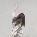 今白 - 泡沫
