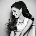 Ariana Grande - Pink Champagne