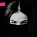 Ela Minus、Helado Negro - close