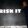 Invextor 1800、Mike Banga - Risk It (feat. Mike Banga)(Explicit)