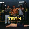 TS、FameTheAlien - Team (feat. Famethealien)(Explicit)