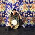 Nneka、Les Amazones d'Afrique - La dame et ses valises (Édit)