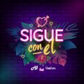 Sigue con él