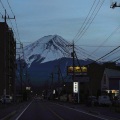 白给新之助 - 富士山下