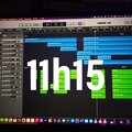 11h15