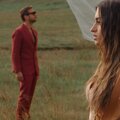 Јас против целиот свет (feat. Lara Ivanova)