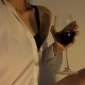 OFFTHEFANTA、Deekay - Red Wine (feat. Deekay)(Explicit)