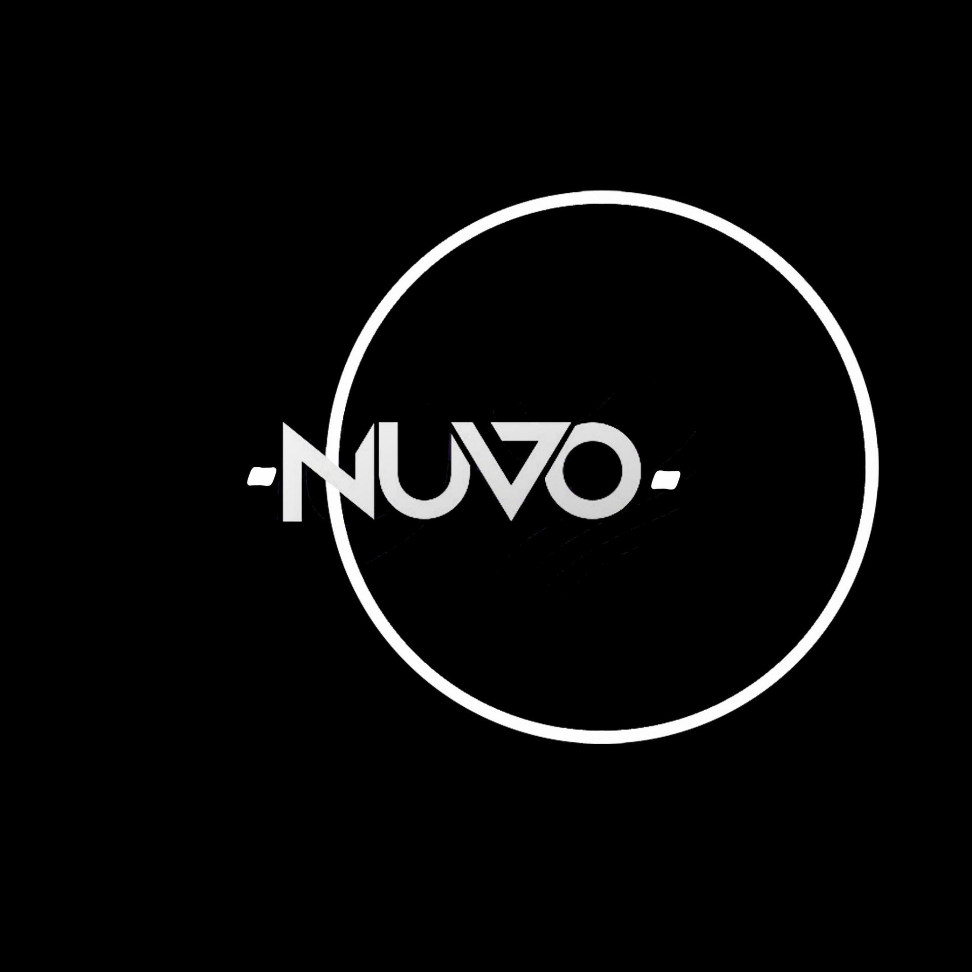 De Boss、Runtown - Nuvo