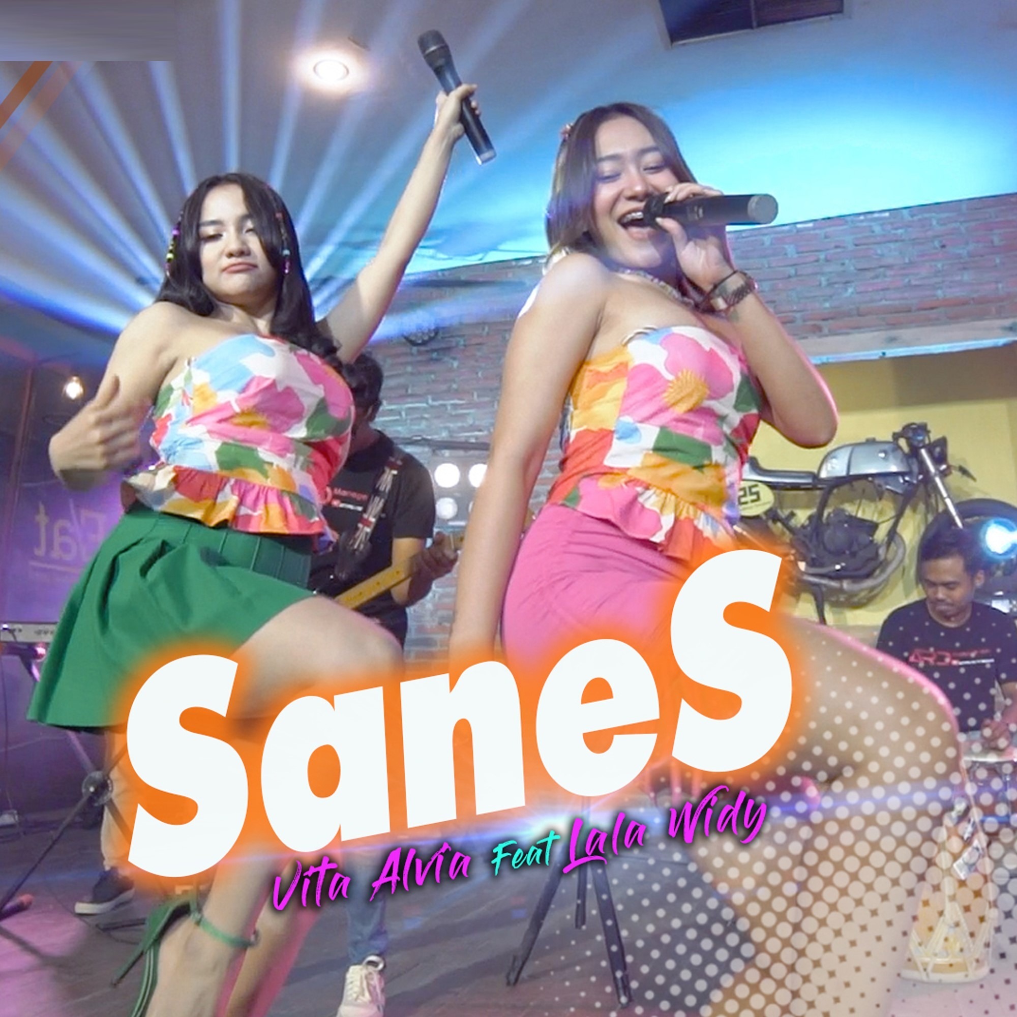 Vita Alvia、Lala Widy - Sanes
