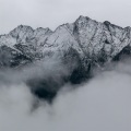 小予的白噪音 - 冬夜屋外寒风呼啸，躲在室内点上温暖的蜡烛听木鱼声Vol1
