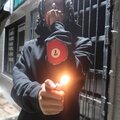 YUNGKORLEONE、Cray - GUN SMOKE