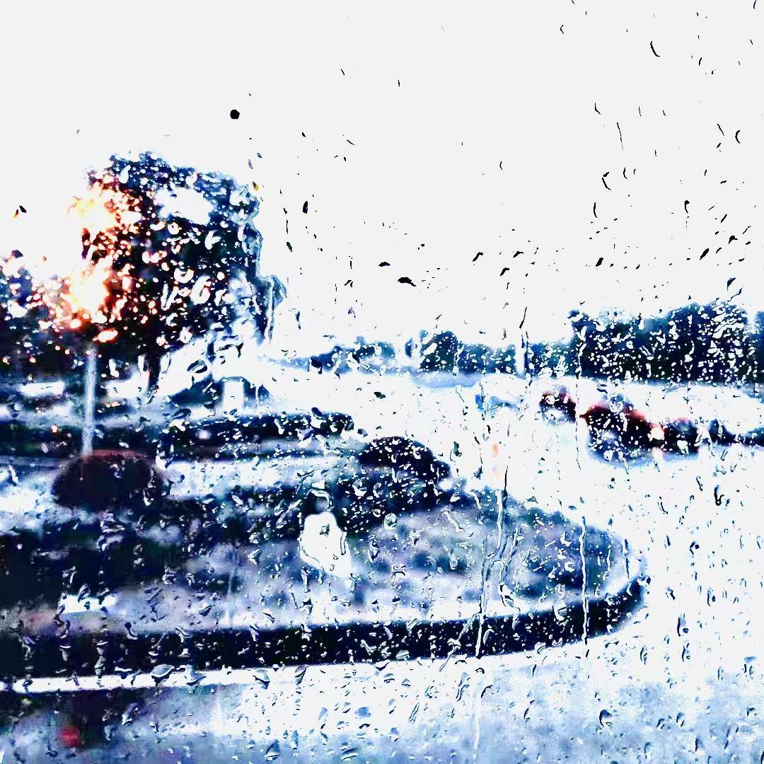 一出门就下雨 - 再下雨就不和你玩了