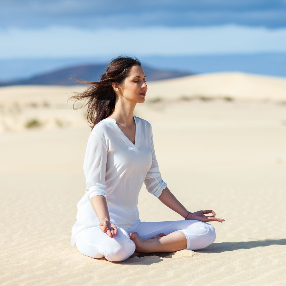 Balanced Mindful Meditations、Healing Music Collective、Relaxing Mindfulness Meditation Relaxation Maestro - Deep Serenity in Ambient Harmony