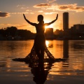 Naturaleza suena colaboración、Ciencia del Agua、Música Yoga - Melódicas Cascadas A Lo Largo De La Orilla Del Agua