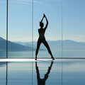Vibraciones sonoras、Sonidos de aguas tranquilas、Meditar y relajarse - Himnos Meditativos Del Oasis
