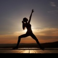 Cantos Acuáticos De Yoga Del Riachuelo: Sintonía De Néctar Del Yoga