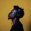 Vibraciones de cafetería、Buenos Días Jazz Café、Relajante Jazz Instrumental Café - Pulso De Neón De Jazz Urbanista