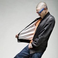 Amir Issaa、two fingerz - Ogni maledetta domenica