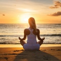Música Clásica Favorita Club、Sabiduría Zen y Meditación、Sendero Meditativo - Melodías Suaves, Tranquilas Y Serenas