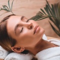 Un sanador sonoro、Las leyendas de la música del masaje、Terapia de lluvia - Olas Suaves En Spa Con Calma