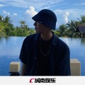 假装快乐