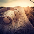 Happy Chillout Playlist、Happy Harmonies、Happy Instrumental Music - Layering Peace in Music