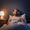 Susurros del Agua、Música para el sueño profundo、Sonidos del océano para dormir - Fluidez Mental Somnoliento