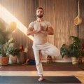 Flujo De Yoga: Guiado Por Música De Guitarra