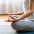 Vibes de Átomo、Ruido de Meditación、Sonido suave de paz - Energía Enfocada En La Meditación