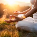 Cuencos de retiro y alivio、Estado Zen de Meditación、Vibraciones del universo sosegado - Paz Profunda Con La Música Clásica
