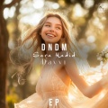 DNDM、Sara Hadid - Kiss