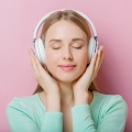 Pueblo de calma、Musicoterapia de Relajación、Mentes Relajadas - Sesión De Groove Nocturna
