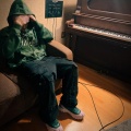 Broll (Explicit)