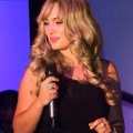 Leyla Blue、Kchorro Produce - Más Tequila