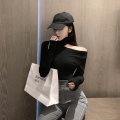 全部播放专辑名:云与海歌手:泽豪,沐泽发行时间:2020-11-10简介:新歌