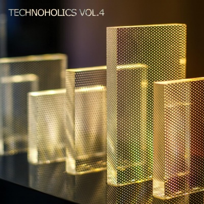 Technoholics (VOL.4)