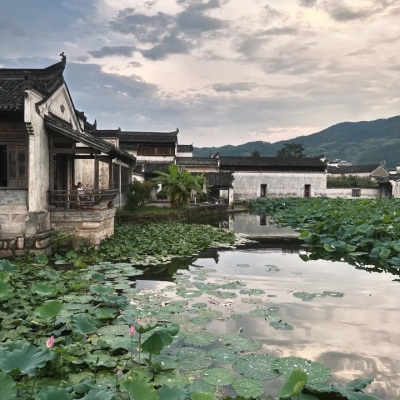 青衫烟雨客 似是故人来