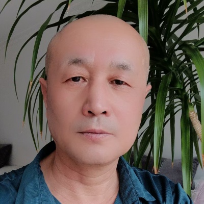 歌海小虫 - 爱我的人请你告诉我