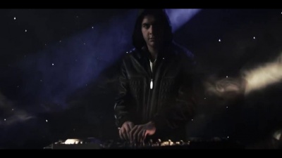 Justin Caruso、Christina Novelli - Satellite