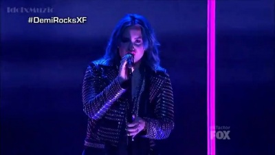 Demi Lovato - Neon Lights