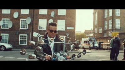 Dizzee Rascal、Robbie Williams - Goin' Crazy