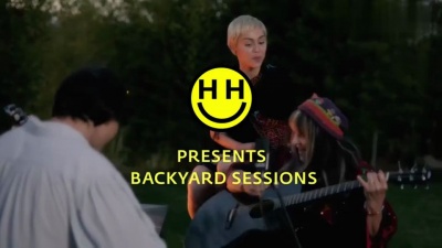 Miley Cyrus - Yaw Baby 现场版