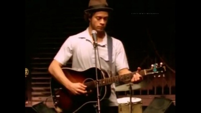 Amos Lee - Arms Of A Woman