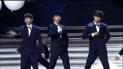 TFBOYS - 是你