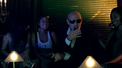 Usher、Pitbull - DJ Got Us Fallin' in Love