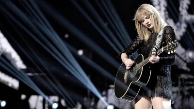 Taylor Swift - You Belong With Me