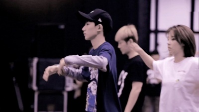 TFBOYS - 2017 TFBOYS ALIVE FOUR