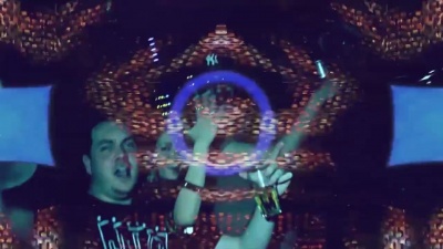 Alvaro - Make The Crowd Go